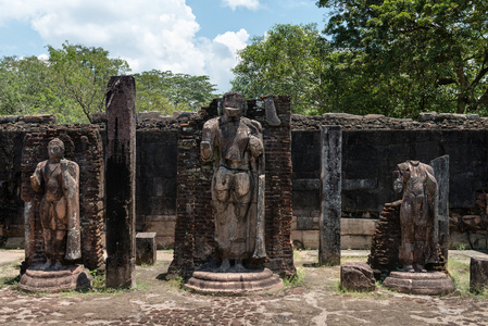 雕像在古代寺 波隆纳鲁沃 斯里兰卡