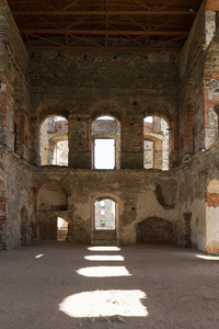在 ujazd，波兰南部的 krzyztopor 城堡的废墟