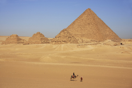 menkaure 金字塔和金字塔的皇后区，开罗