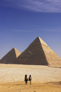 吉萨，开罗金字塔