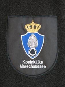 荷兰的军事警察的服装