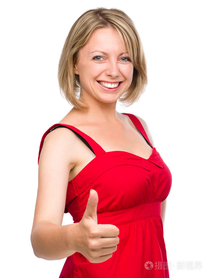女人显示拇指向上的手势