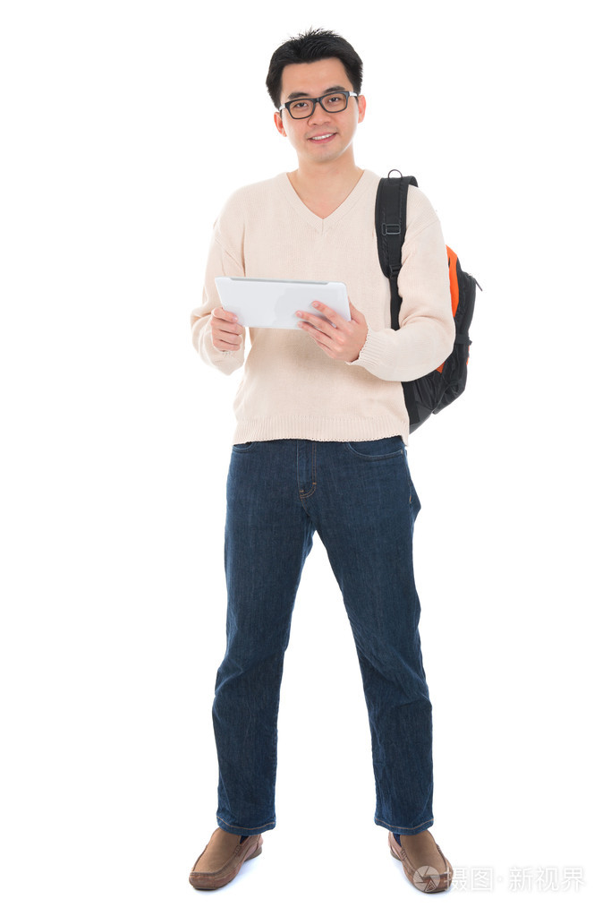 使用tablet pc 的全身亚洲成人学生照片-正版商用图片1czbou-摄图新