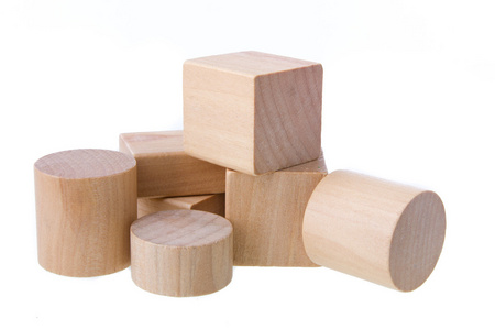 孤立在白色背景上的木构建基块图片