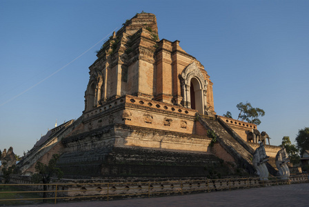 扫管笏迪隆寺