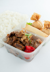 泰国带走食物 大蒜牛肉和大米 appitizer