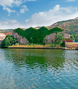 由河制革厂