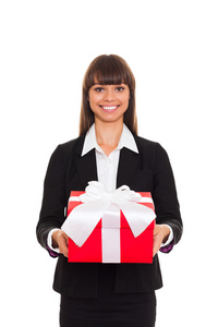 业务的女人幸福的微笑持有在手中的礼品盒