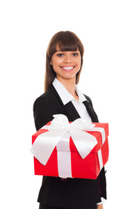 业务的女人幸福的微笑持有在手中的礼品盒