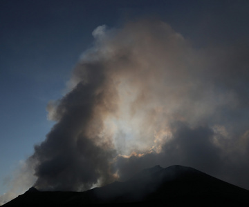 strombolian 火山爆发的火山龙博爆发