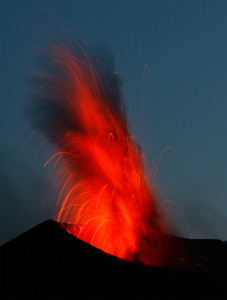 strombolian 火山爆发的火山龙博爆发