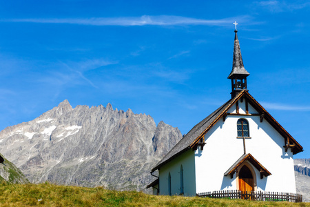 在阿尔卑斯山的小教堂