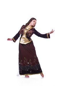 年轻的女士跳传统阿泽里舞蹈