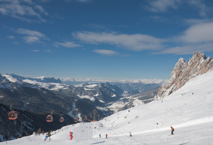 卡普伦，kitzsteinhorn 冰川的滑雪胜地。奥地利