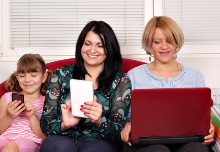 三代女孩与计算机