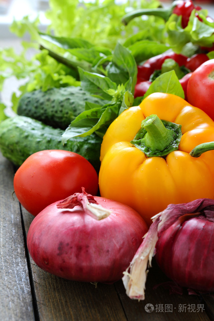 各类新鲜的蔬菜和绿色