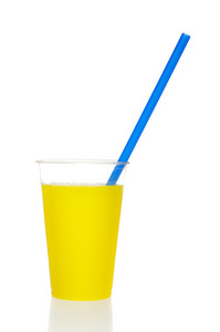 塑料杯橙汁