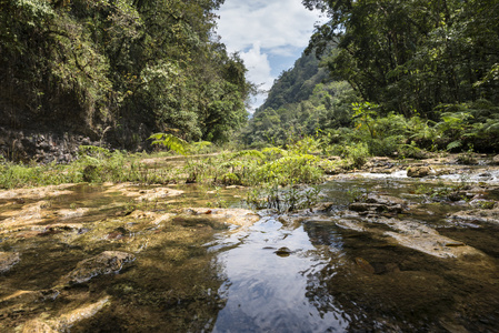 塞穆克钱皮 waterfals 区在危地马拉