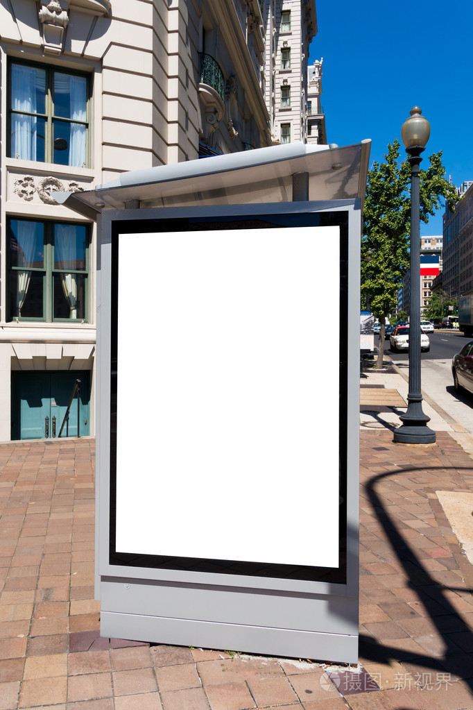 在城市巴士住房广告牌