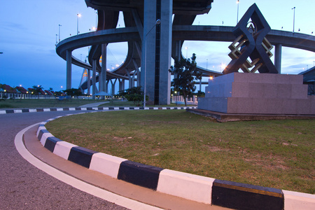 泰国普密蓬桥
