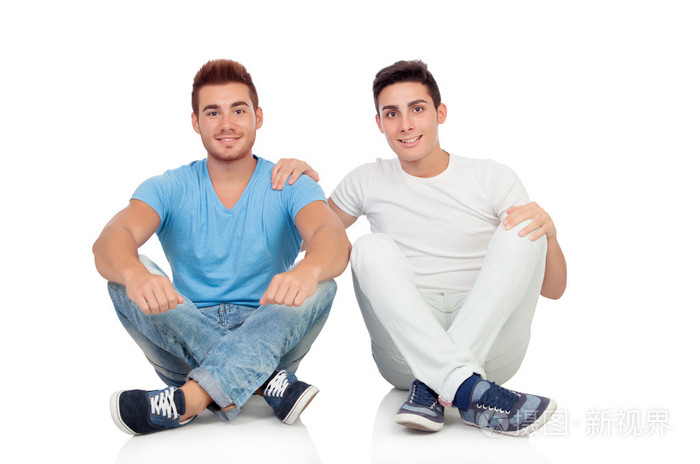 坐的两个兄弟的肖像照片-正版商用图片1d516z-摄图新视界