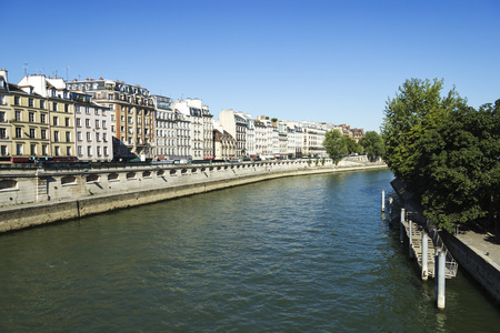 建筑物沿塞纳河堤防，巴黎，法国