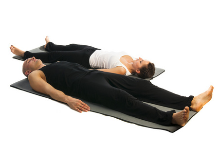 白之恋人仰尸式瑜伽位置图片