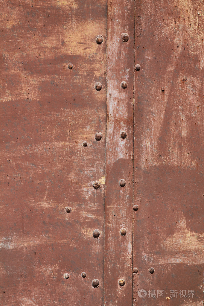生锈的金属门
