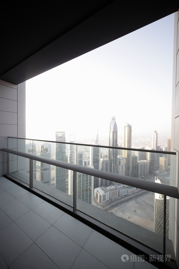 迪拜摩天大楼的阳台