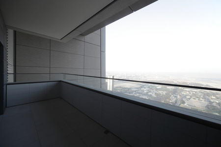 摩天大楼的阳台图片