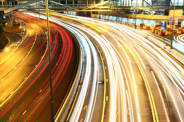 在晚上的高速公路上交通繁忙照片-正版商用图片1d614f-摄图新视界