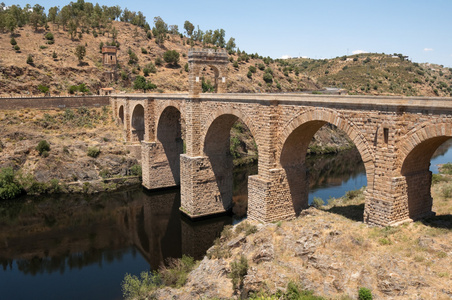 阿尔坎塔拉卡切雷斯省埃斯特瓦杜拉的罗马桥西班牙