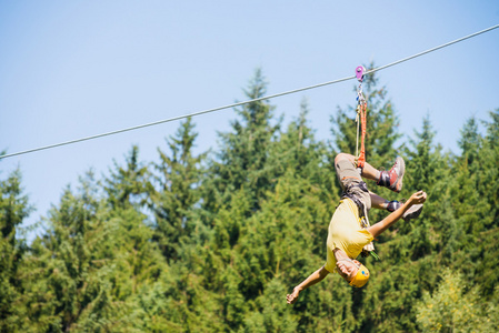 倒吊宰杀女尸图片