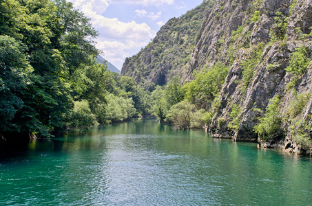 湖在马其顿峡谷 matka