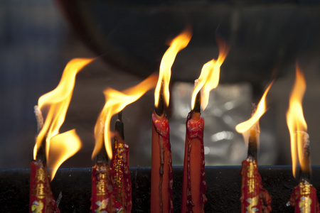在中国寺庙中的蜡烛