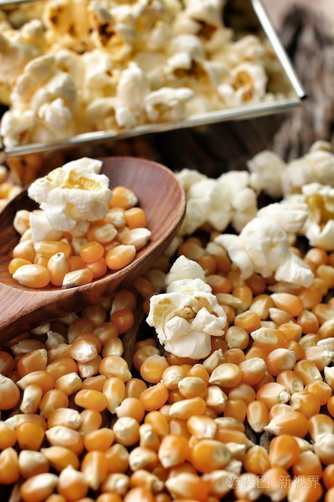 爆米花和玉米籽粒