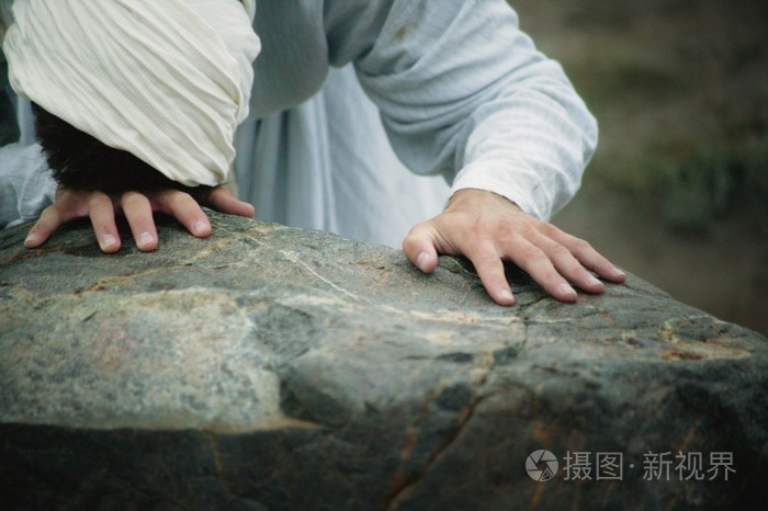 耶稣哭泣和祈祷