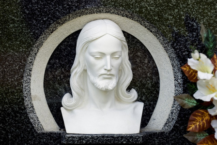 基督像头的雕刻的形象