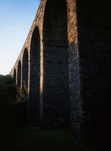 基尔麦克托马斯，co 沃特福德，爱尔兰废弃的铁路高架桥