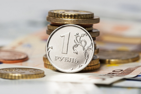 1卢布和欧元硬币和