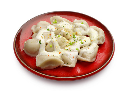 水煮的 pelmeni