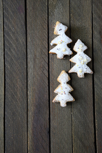 cookie 中的主板上的圣诞节树的形状