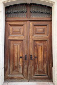 旧的门，里斯本，葡萄牙的细节