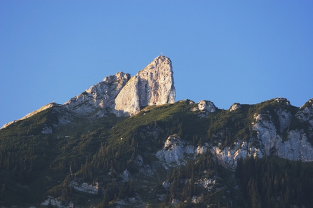 日出，maurach，tirol，奥地利的山峰