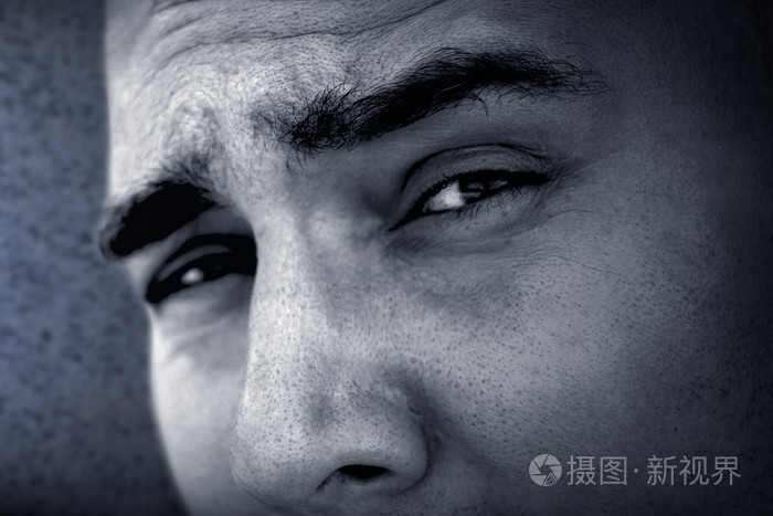 成熟的男人的眼睛