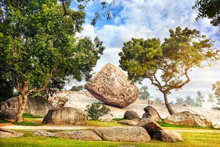 在 mamallapuram 中的大石头