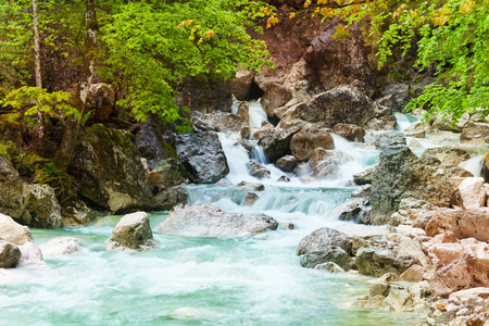 新天鹅堡瀑布的全景