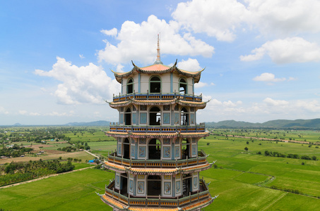 中国式宝塔。在寺北碧府，泰国