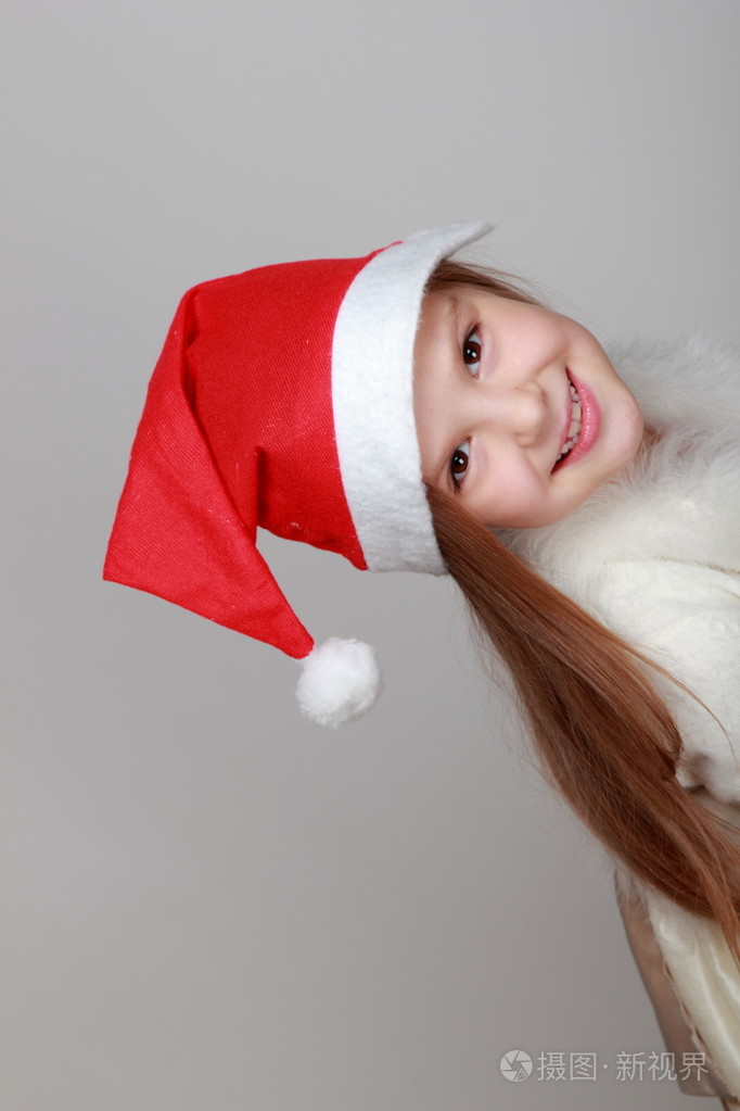 圣诞老人帽的小女孩