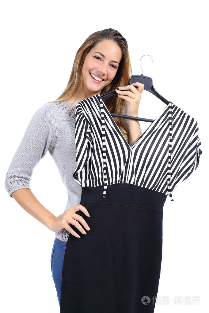快乐的女人试衣服